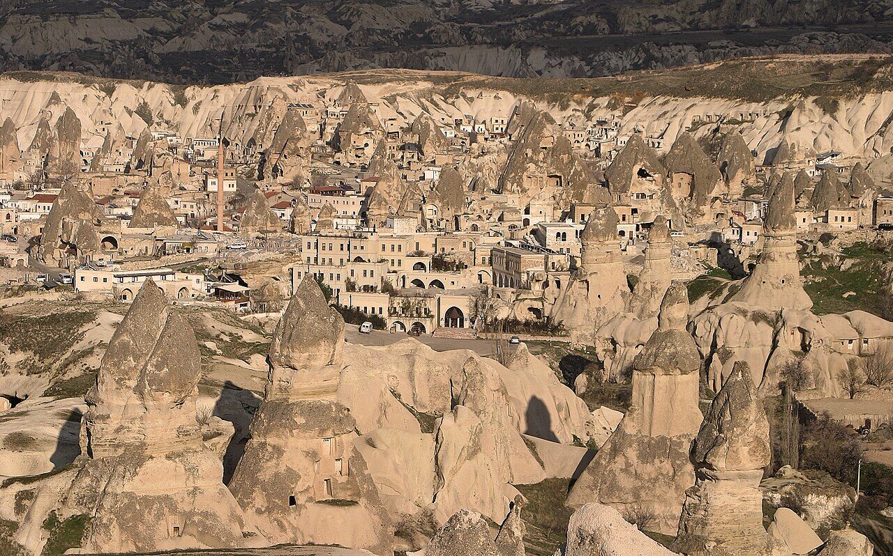 Göreme'de kayaya oyulmuş yerleşim