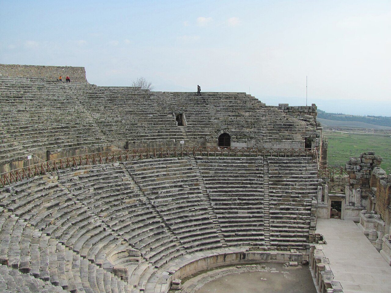 Hierapolis Antik Kenti'nin tiyatrosu