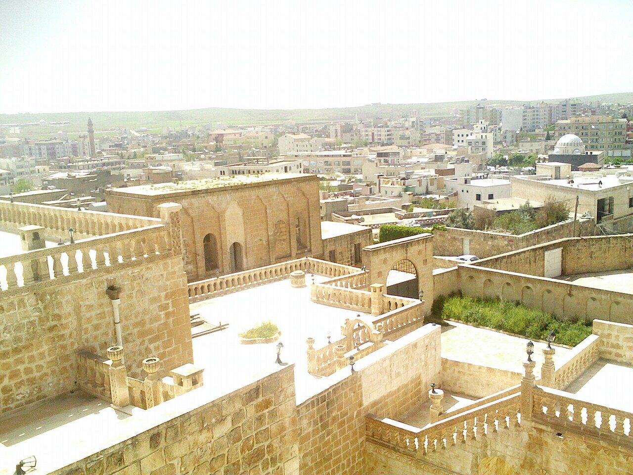 Midyat'ta taş işçilikli konaklar